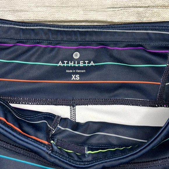 🌻ATHLETA Rainbow Sonar Crop Leggings sz. XS - Picture 3 of 8